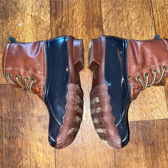 L.L. Bean Brown and Black Kids Rain & Snow Boots - Picture 2 of 3